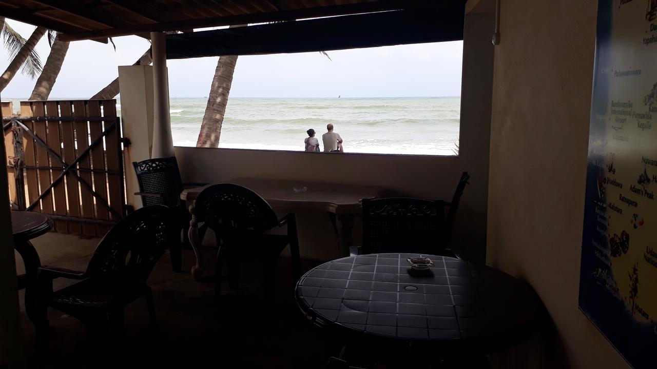 Anicia Beach House Negombo Ngoại thất bức ảnh